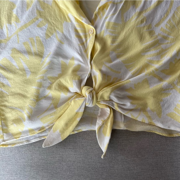 ARITZIA | Wilfred Free The Tie-Front Blouse in Yellow/White XS - Picture 8 of 12